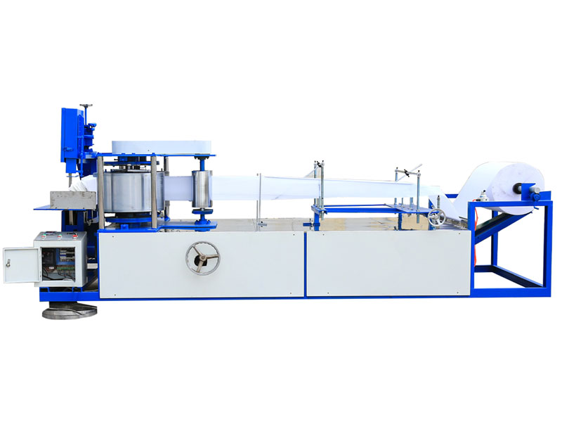 Non-woven fabric folding machine